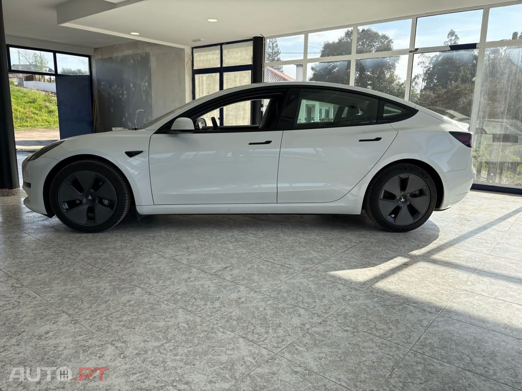 Tesla Model 3 Tração Traseira