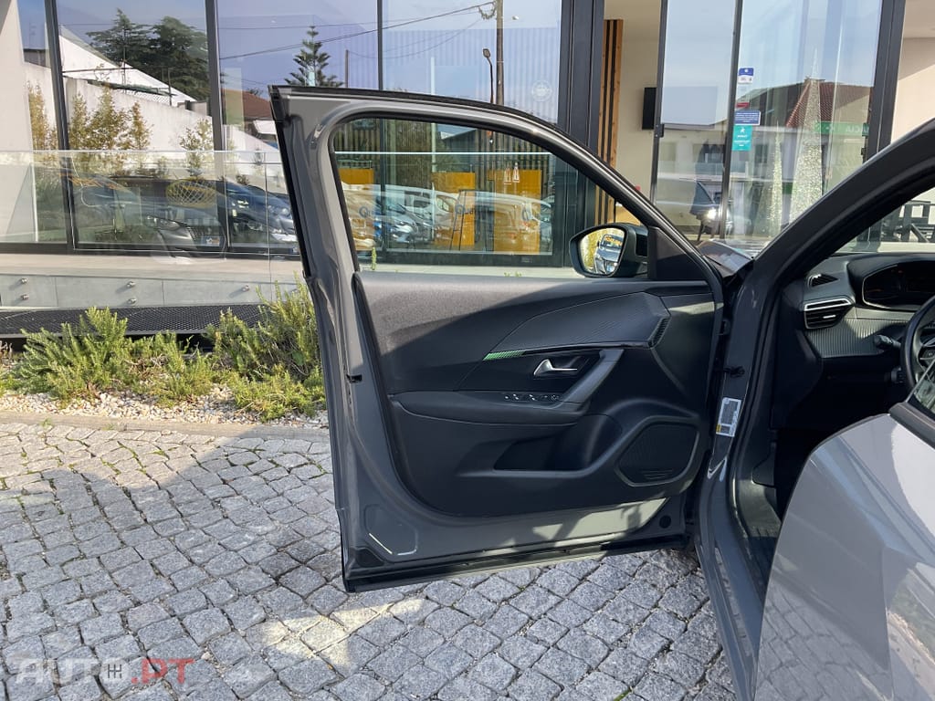 Peugeot 2008 1.2 PureTech Active Pack