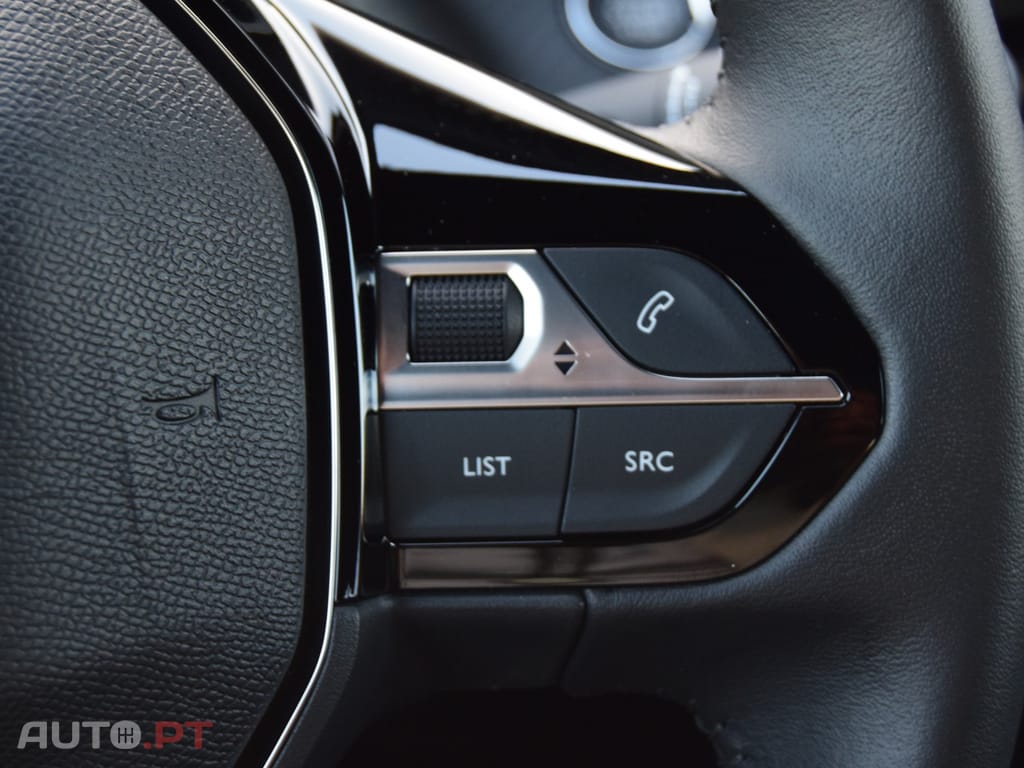 Peugeot E-2008 50 kWh Allure