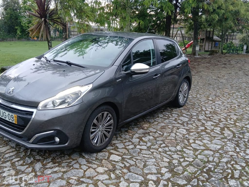 Peugeot 208 CCBHW6