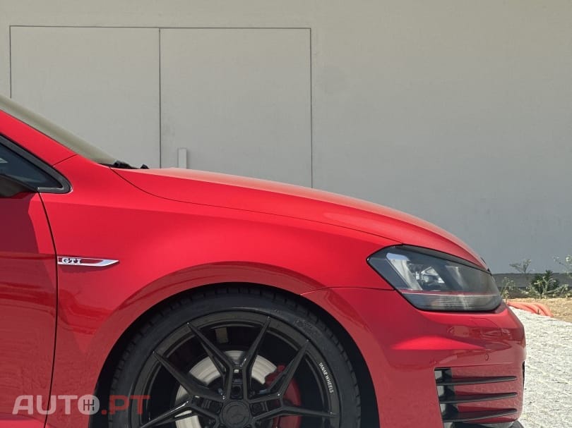 Volkswagen Golf 2.0 TSI GTI DSG