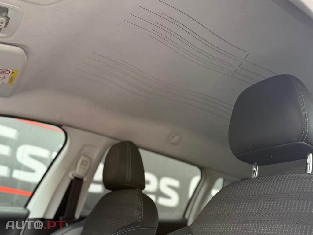 Peugeot 2008 1.2 PureTech Allure