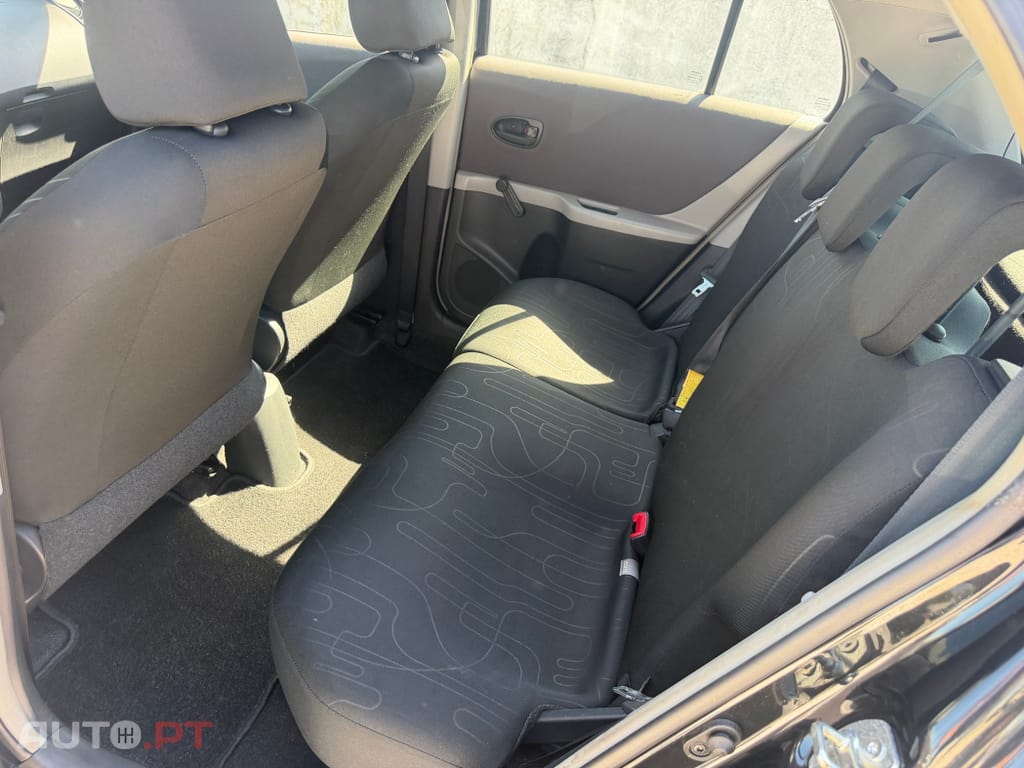 Toyota Yaris 1.0 VVT-i AC