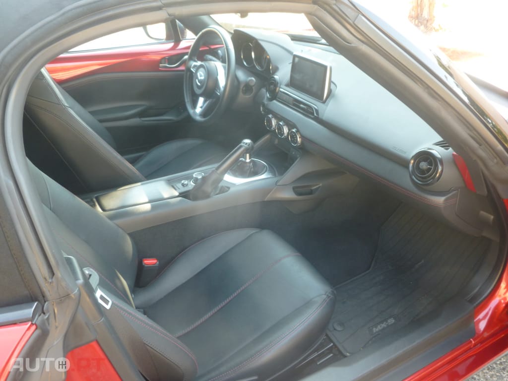 Mazda MX-5 1.5 SKYACTIV Technology Cabrio