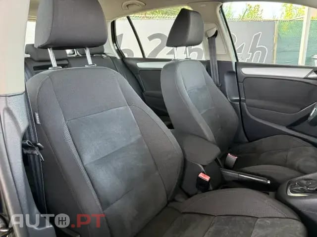 Volkswagen Golf 1.6 TDi Highline DSG