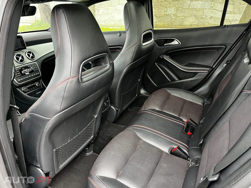 Mercedes-Benz GLA 220 Automático