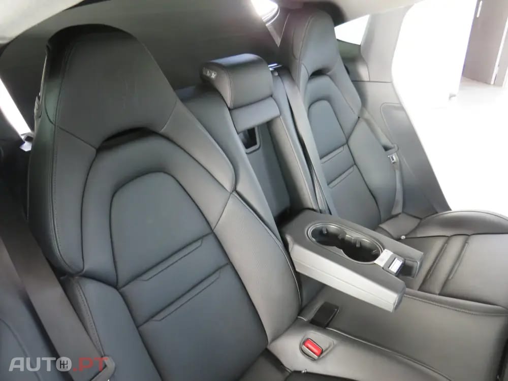 Porsche Panamera 4 E-Hybrid