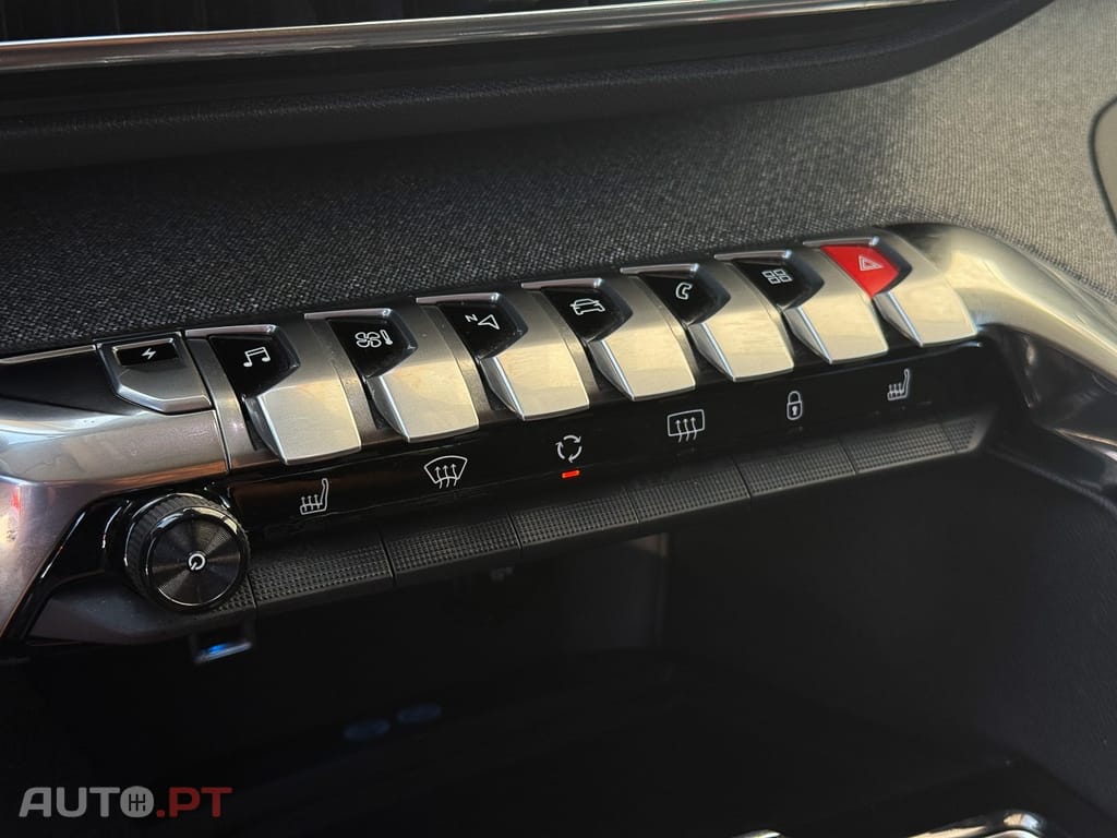 Peugeot 3008 1.6 Hybrid Allure e-EAT8