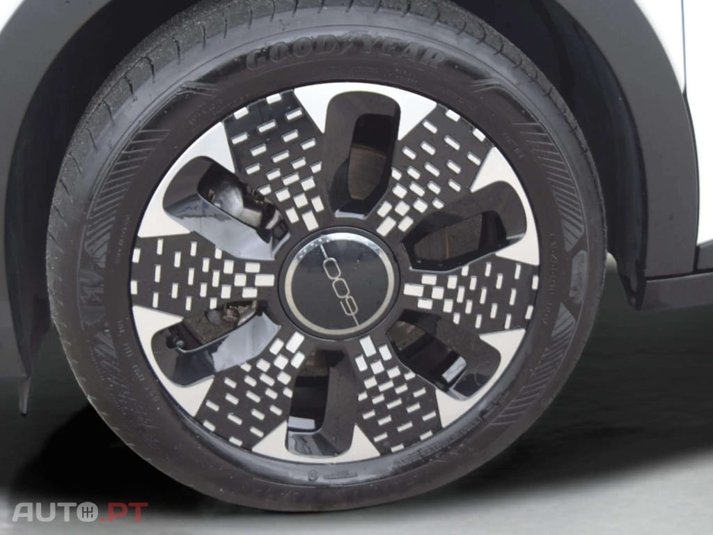 Fiat 600 1.2 Hybrid La Prima