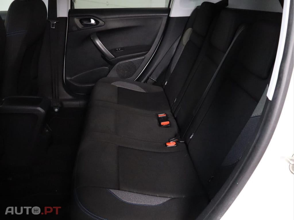 Peugeot 2008  1.2 PureTech Style