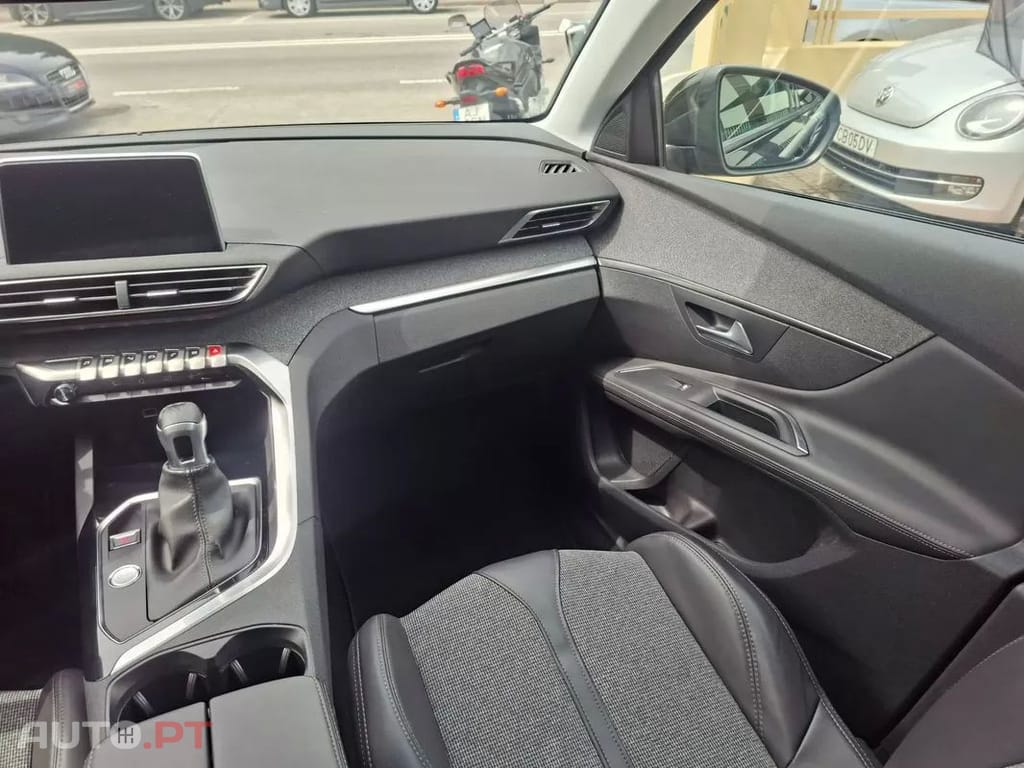 Peugeot 3008  Puretech 130 Stop Start Allure