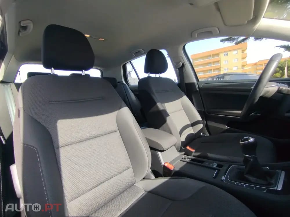 Volkswagen Golf 1.6 TDI Confortline