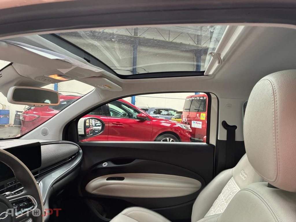 Fiat 500e La Prima