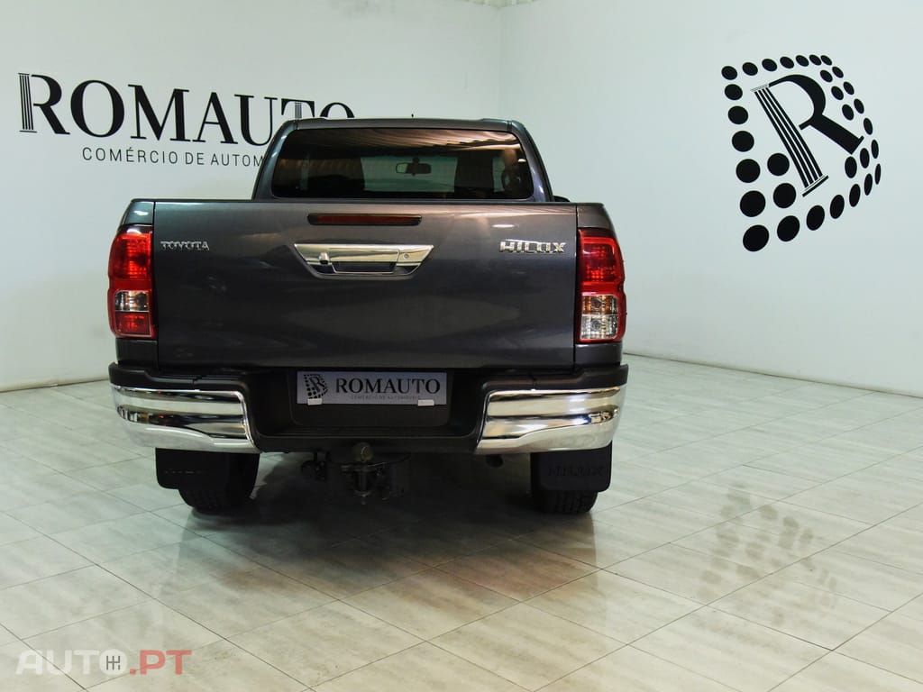 Toyota Hilux 2.4 D-4D 4WD Tracker 3L