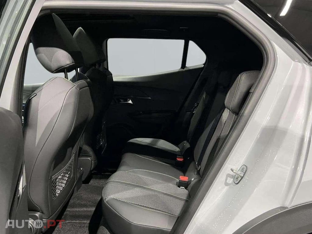 Peugeot 2008 GT HYBRID 