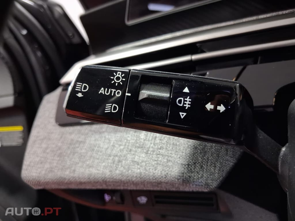 Peugeot 3008 1.2 Hybrid Allure e-DCS6