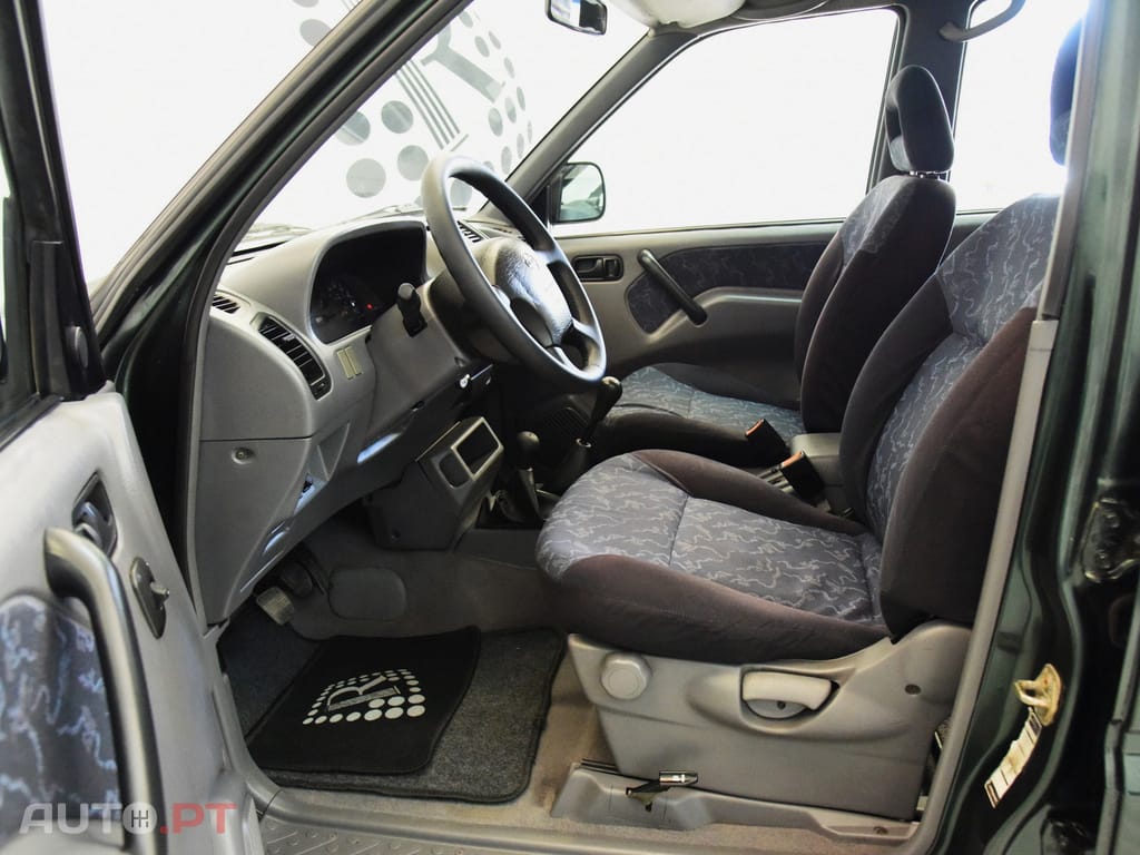 Nissan Terrano II 2.7 TDi SR AC+ABS