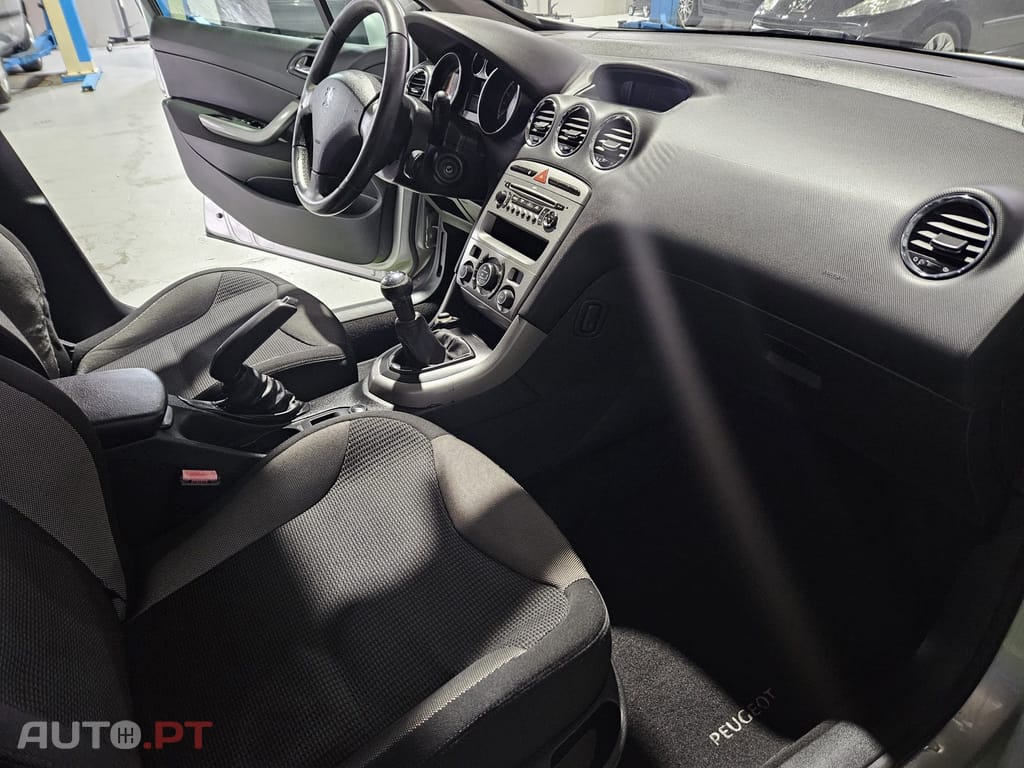 Peugeot 308 1.4 16V Executive (2007-2010)