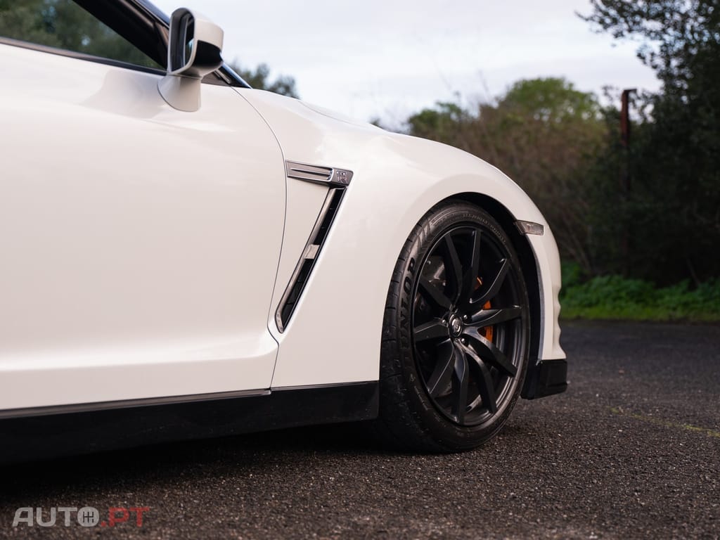 Nissan GT-R 3.8 V6 Black Edition