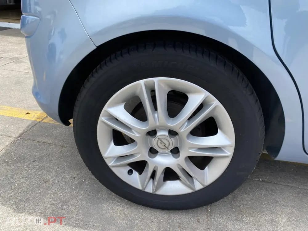 Opel Corsa 1.2 Enjoy