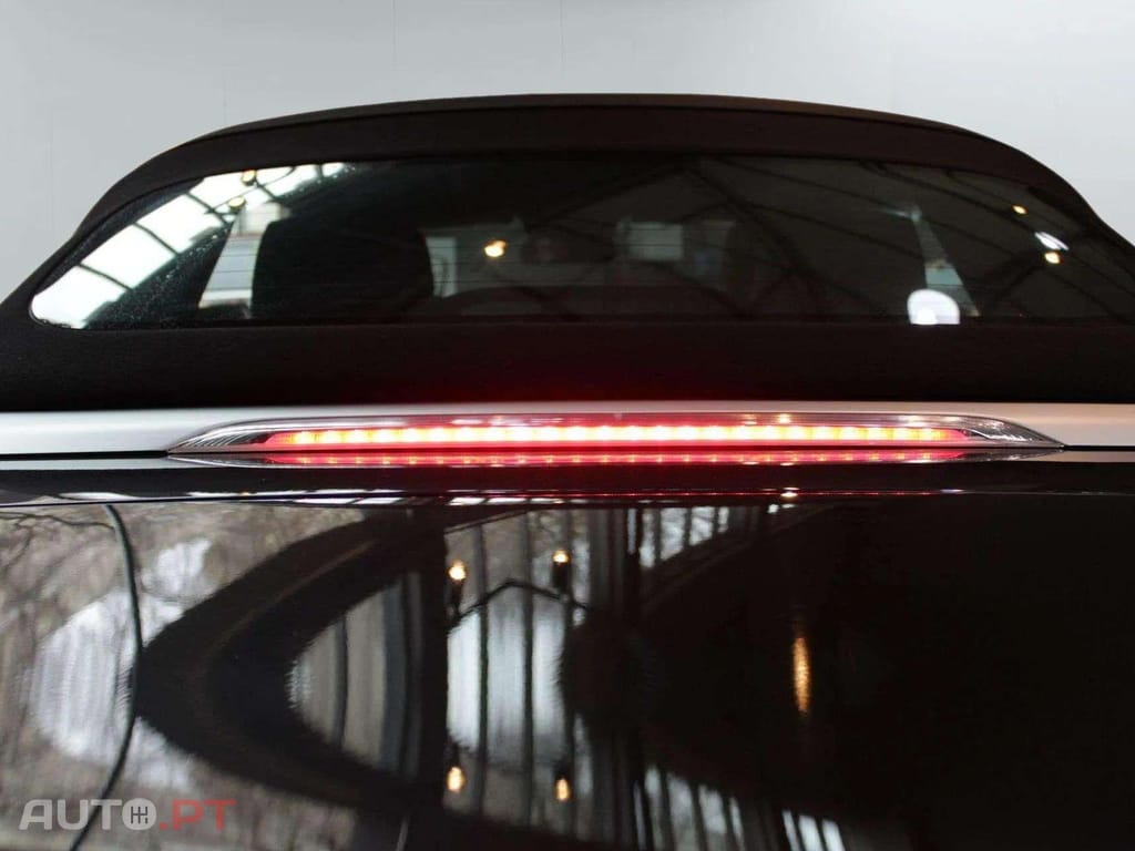 Mercedes-Benz E 220 AMG LINE