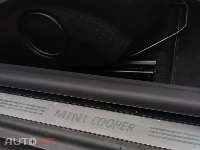 MINI Cooper Cooper D
