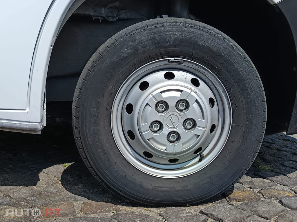Opel Movano Movano Chassis Cabine Simples 3.5T L4 2.2D 165+ FRIO