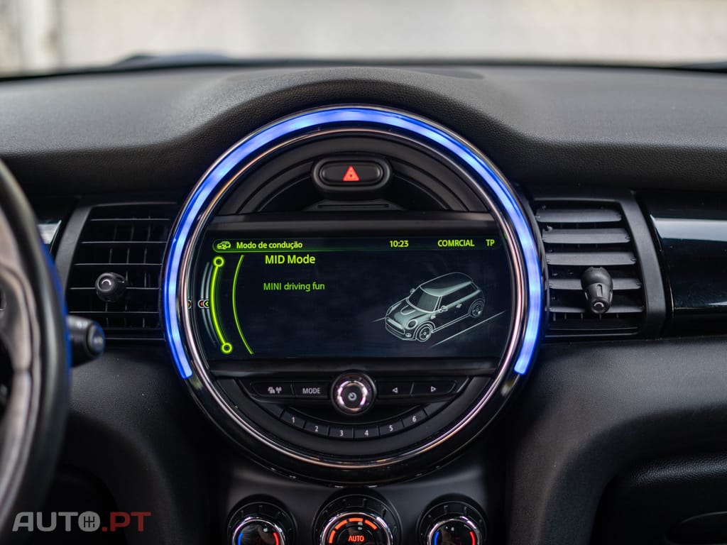 MINI Cooper Cooper D Auto