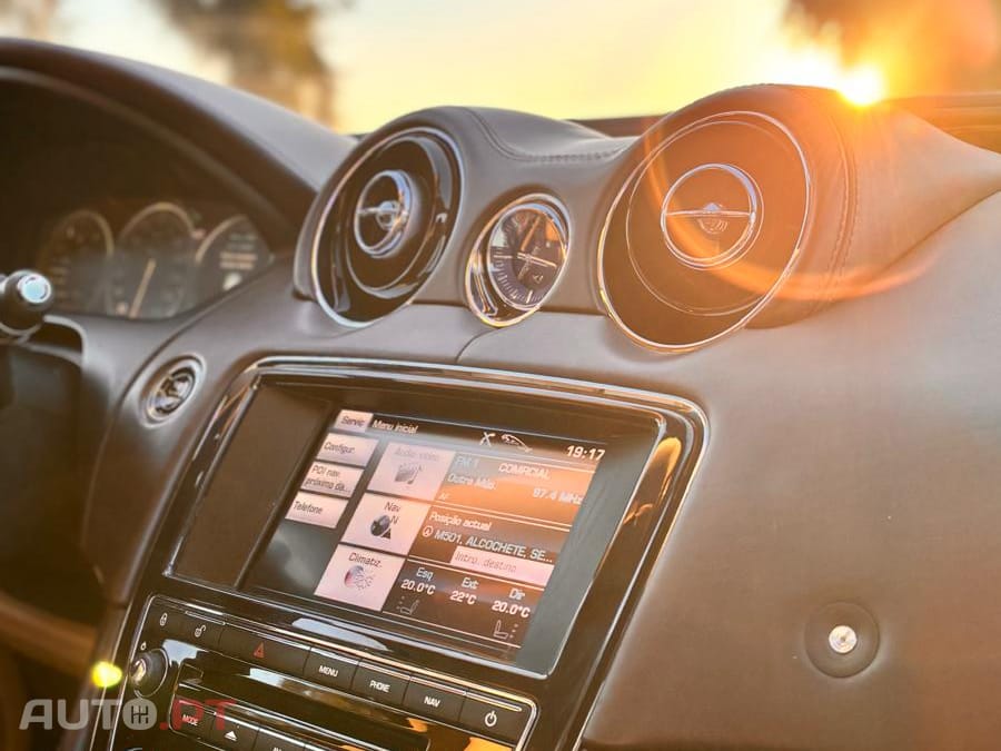 Jaguar XJ 3.0 v6 premium luxury