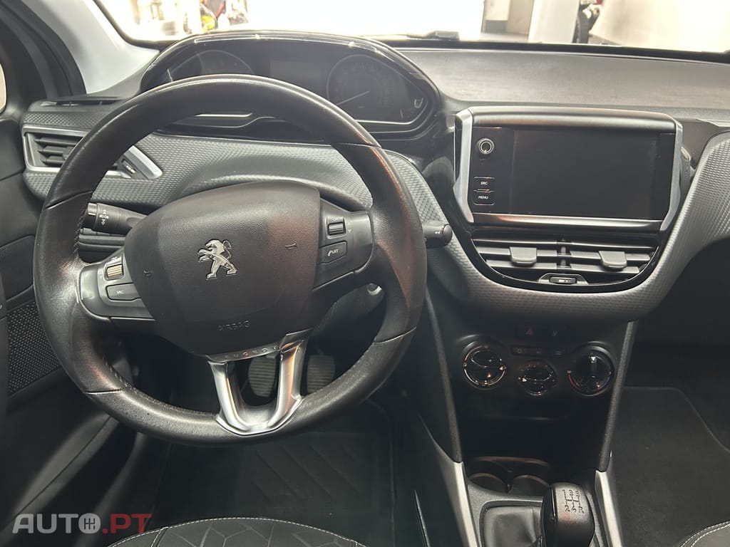 Peugeot 2008 1.2 PureTech Allure