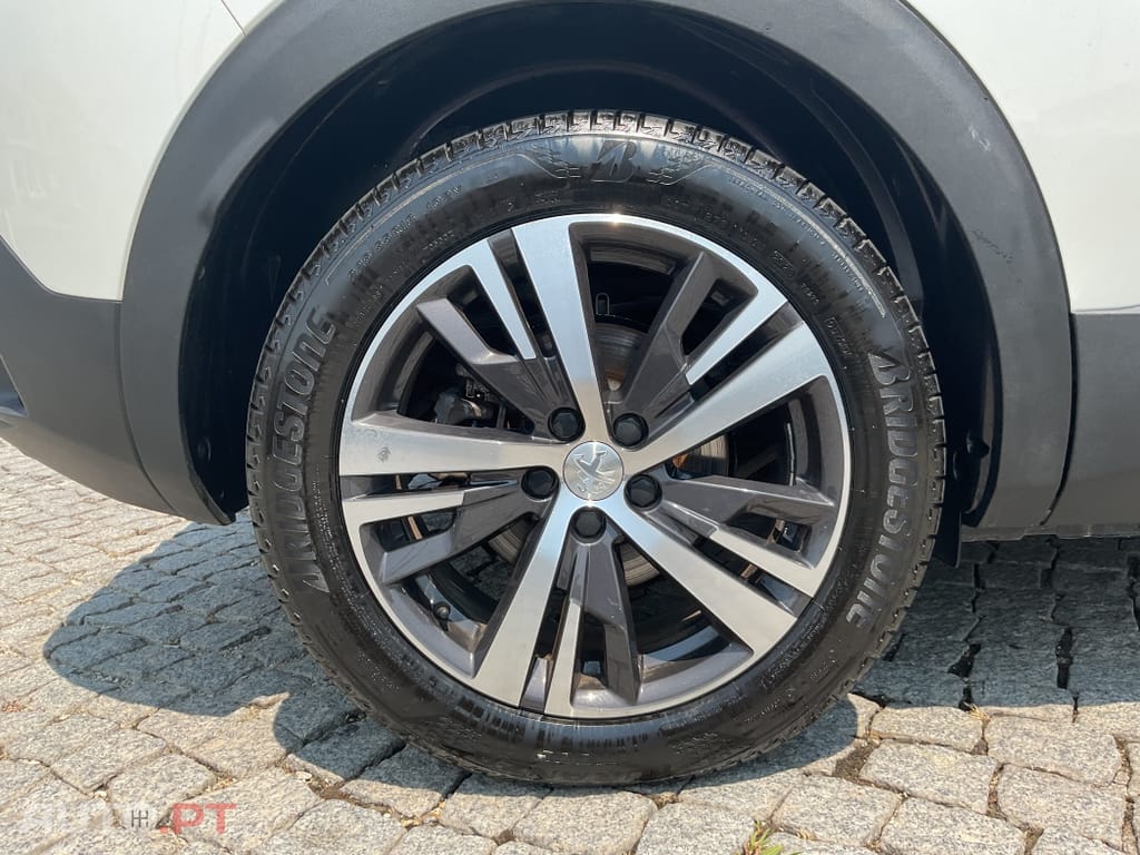 Peugeot 3008 1.6 Hybrid4 Allure e-EAT8