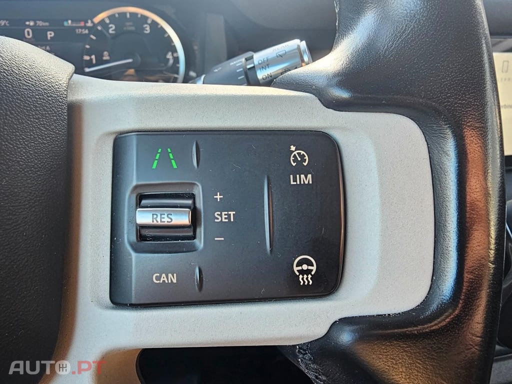 Land Rover Defender 3.0 D200 90 AWD X-Dynamic SE