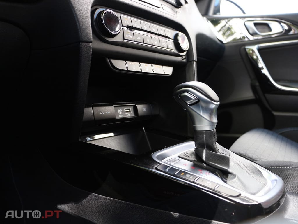 Kia Ceed 1.4 T-GDI TX+SRF 7DCT