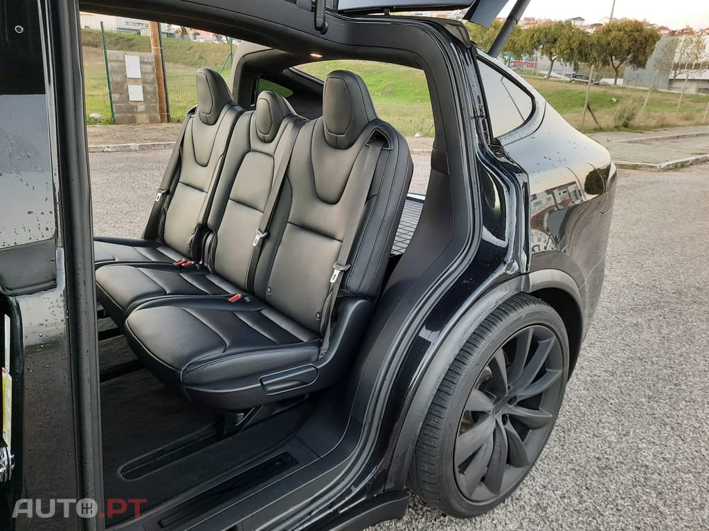 Tesla Model X 100D Autopilot