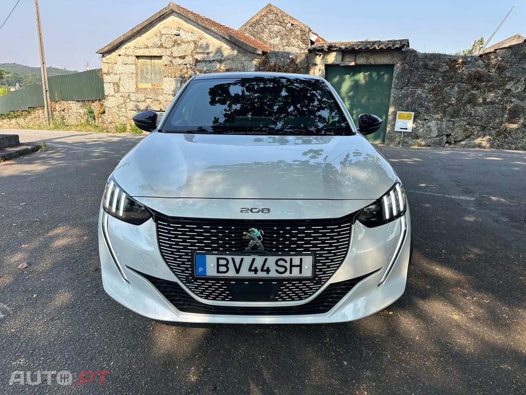 Peugeot E-208 50 kWh GT Pack