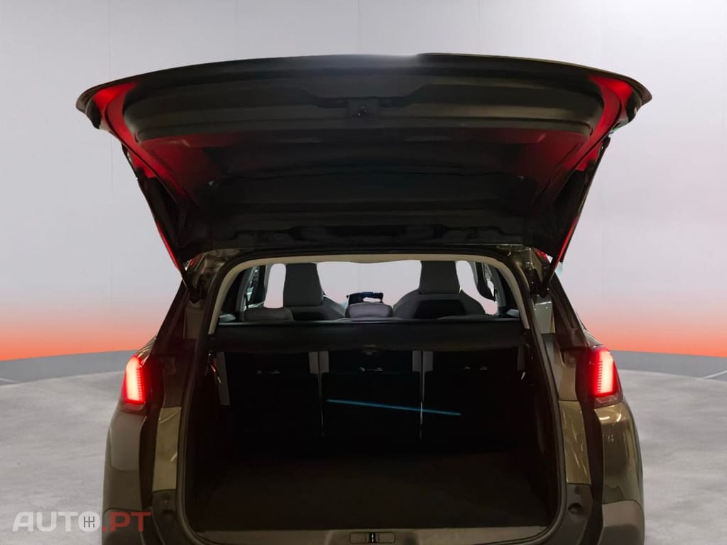 Peugeot 5008 1.2 PureTech Allure EAT8