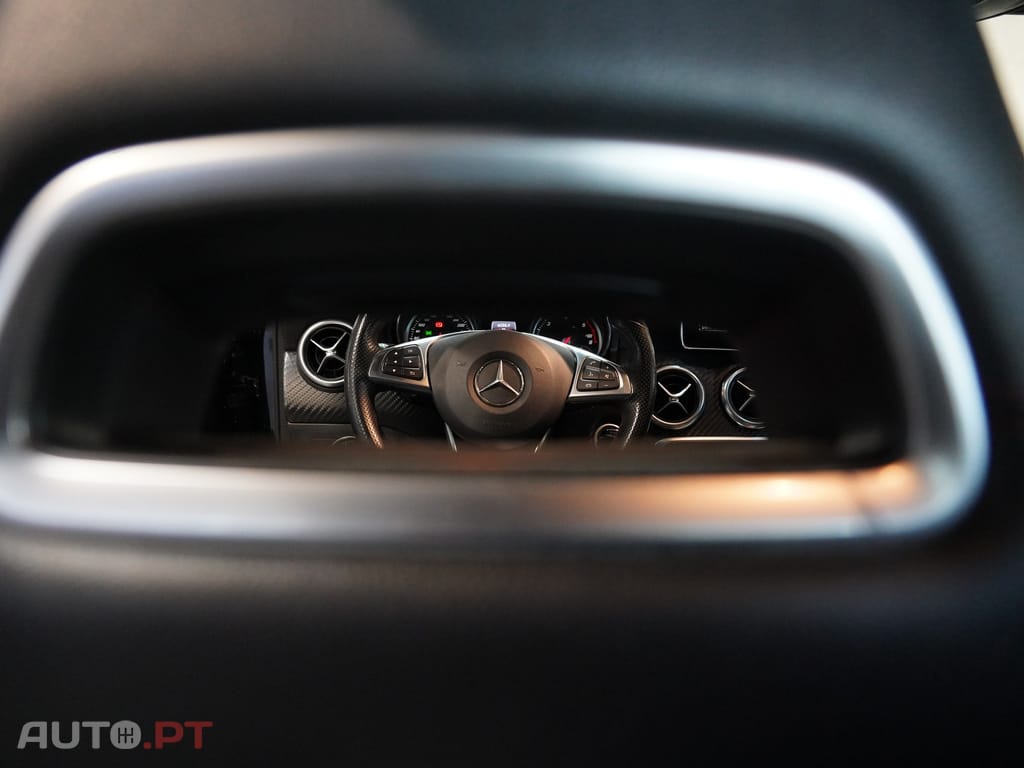 Mercedes-Benz A 180 d AMG Line