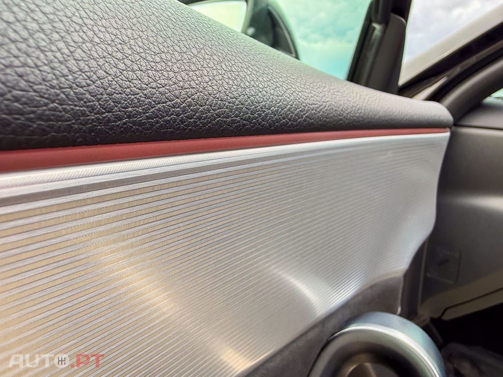 Mercedes-Benz A 250 e AMG Line