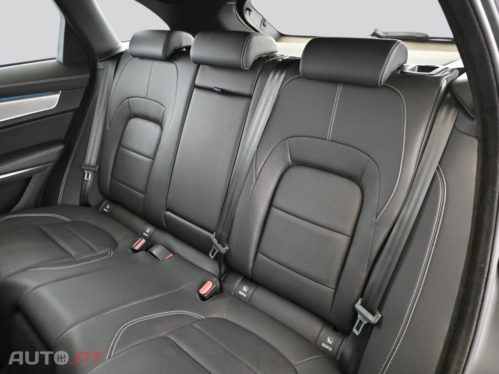 Jaguar F-Pace I.V.A DEDUTIVEL P400e AWD R-Dynamic SE 