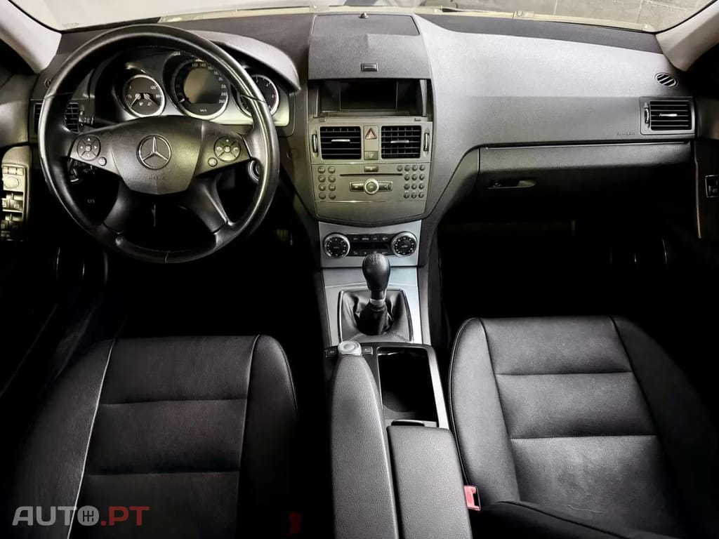 Mercedes-Benz C 220 d Avantgarde — fotografia 13