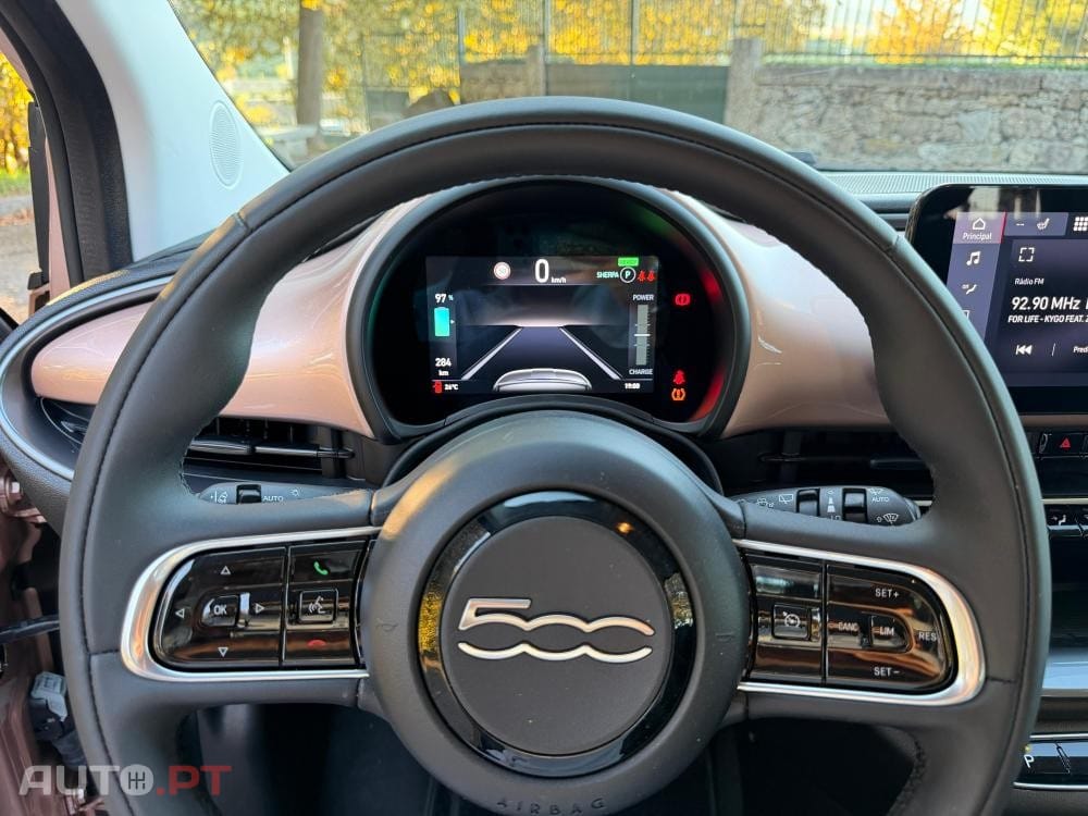 Fiat 500e 42kWh C la Prima (by Bocelli)