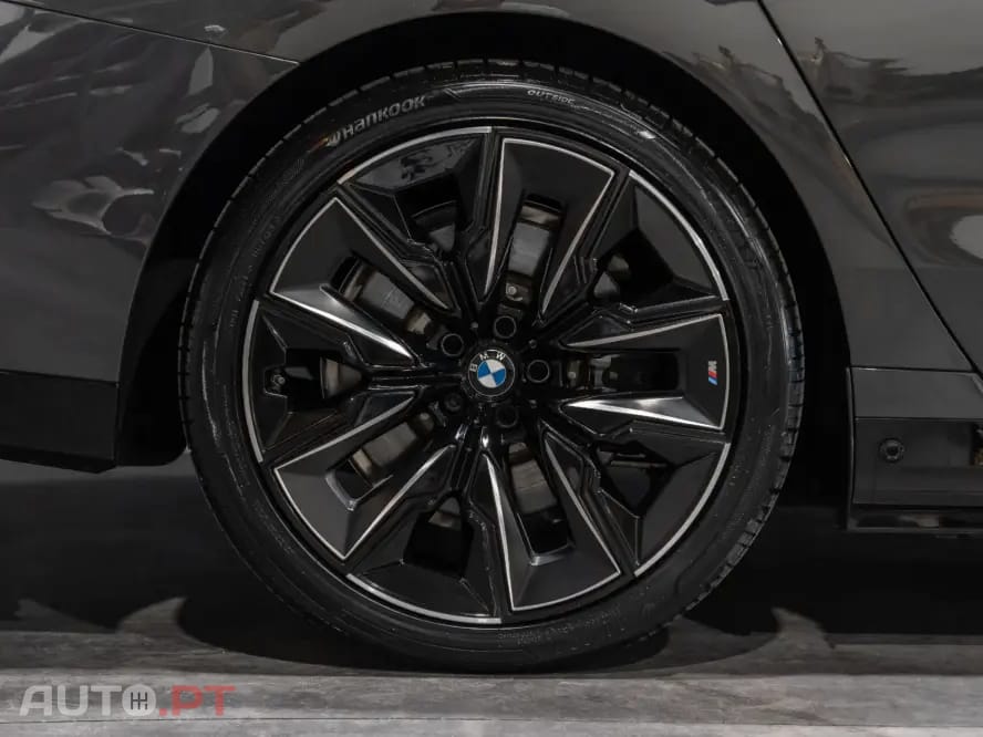 BMW 750 750e xDrive Pack Desportivo M