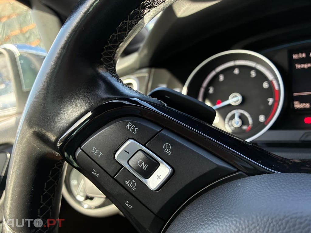 Volkswagen Golf 2.0 TSi R DSG