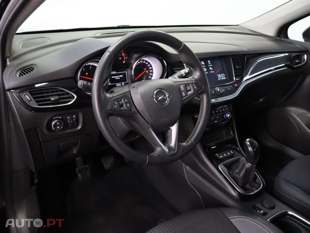 Opel Astra 1.5 Turbo  Design & Tech ST