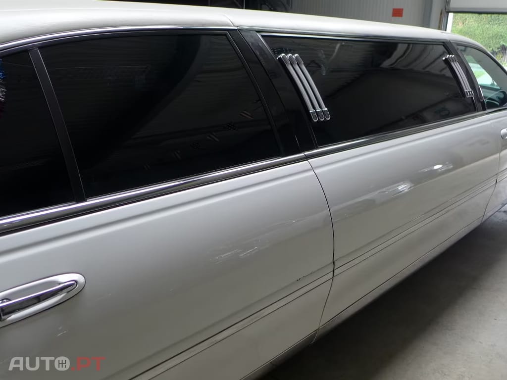Lincoln Town Car Excalibur