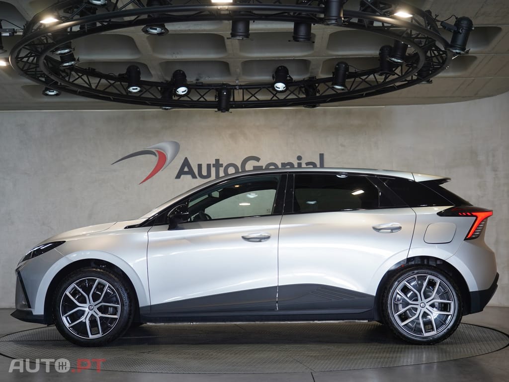 MG MG4 64 kWh Luxury