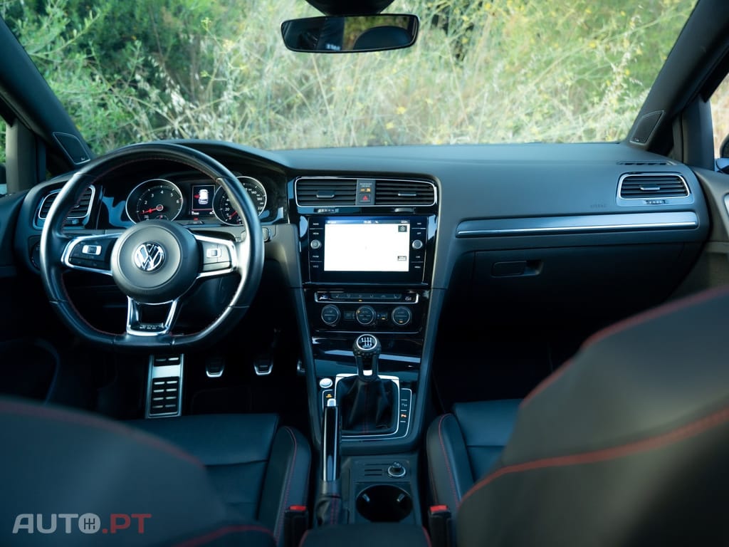 Volkswagen Golf 2.0 TSI GTI