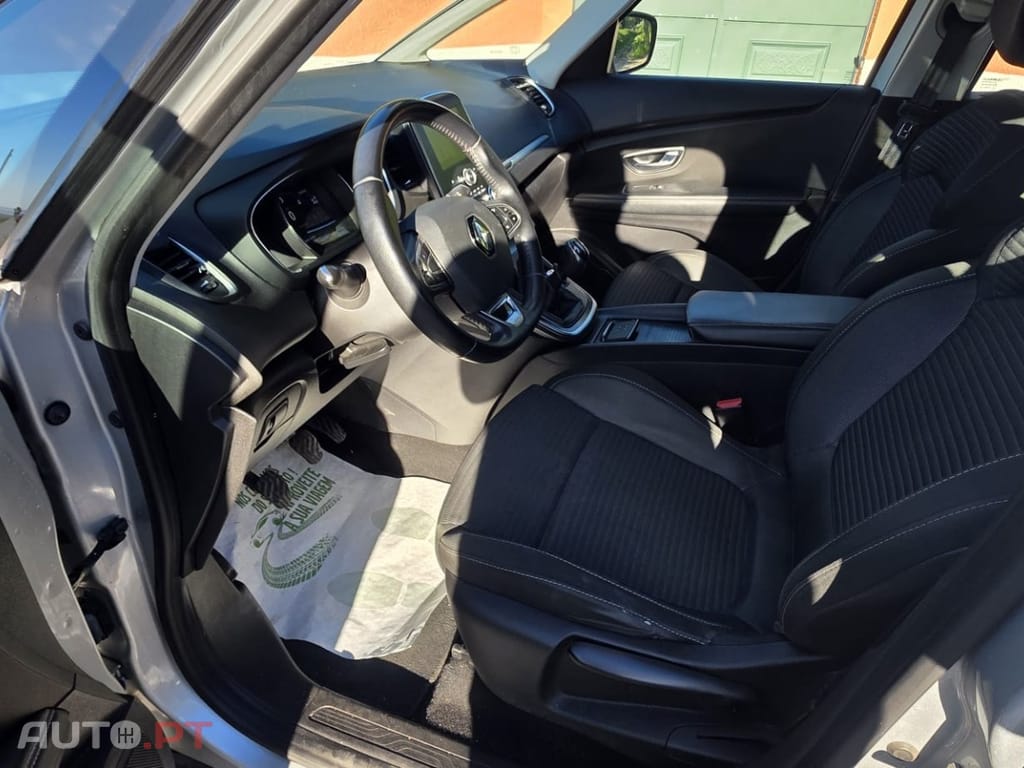 Renault Grand Scénic 1.5 dCi Intens Hybrid Assist SS