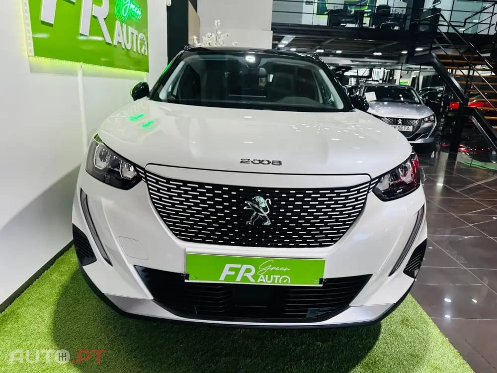 Peugeot E-2008 50 kWh Active Pack