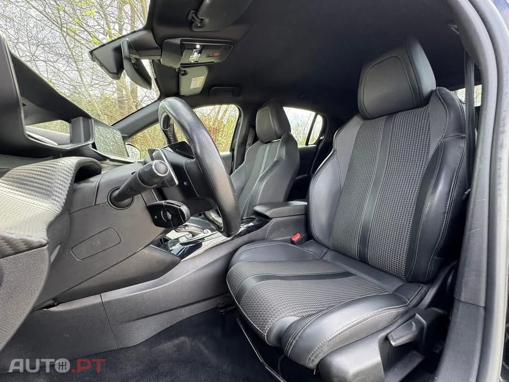 Peugeot 208 1.2 PureTech GT Line EAT8